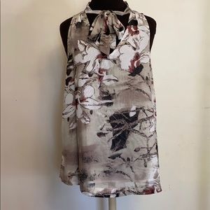 Entro Sleeveless Blouse